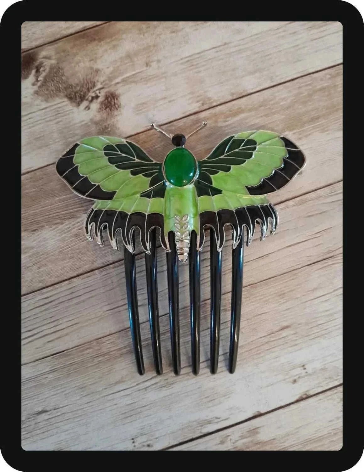 Peigne Papillon Titanic porté par Rose